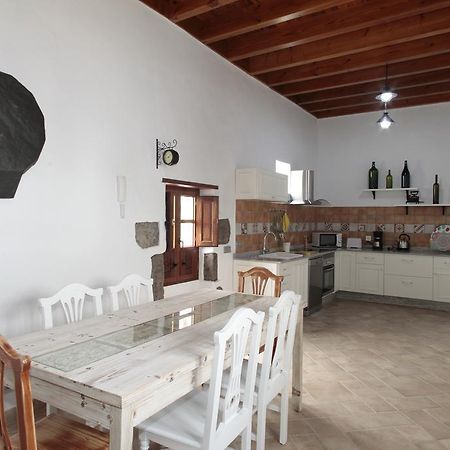 Caserio Leandro I Tias Exterior photo