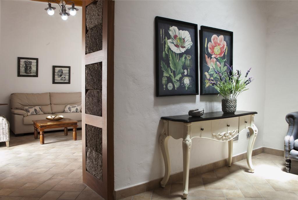 Caserio Leandro I Tias Exterior photo